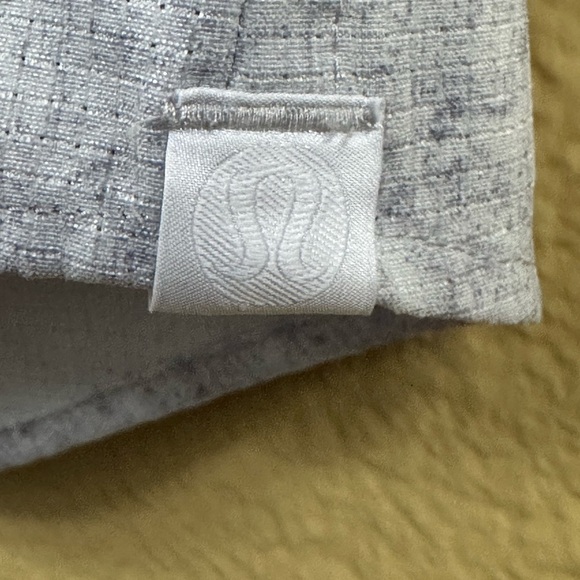 Lululemon “Airing Easy” Short Sleeve Shirt Ventlight Mesh Gray Marble Like New! - Picture 6 of 10